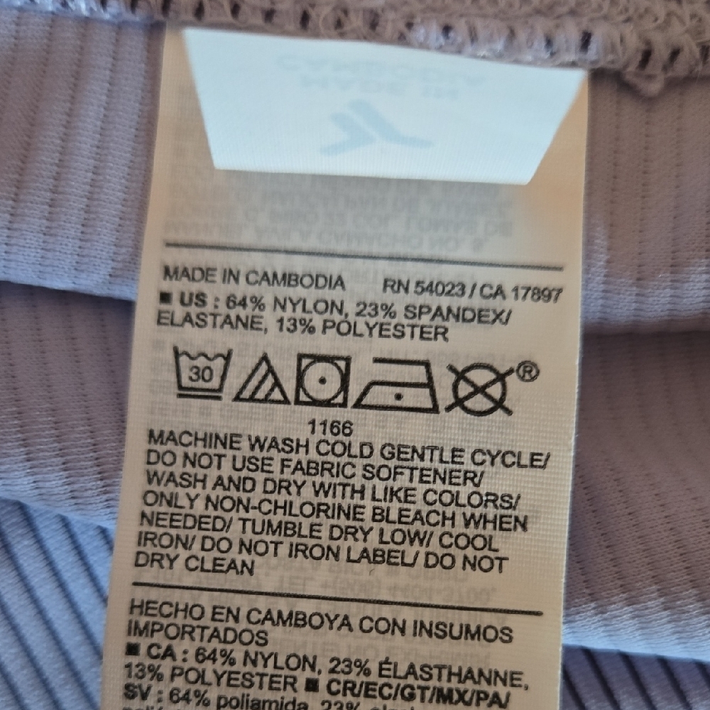 Old Navy Powersoft Go-Dry Blue and Pink Kids Leggings - Size 8 - Picture 3 of 6